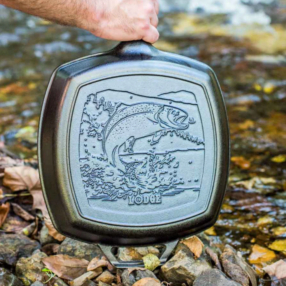 Lodge Cast Iron Wildlife Series 10.5" Pan Fish Scene