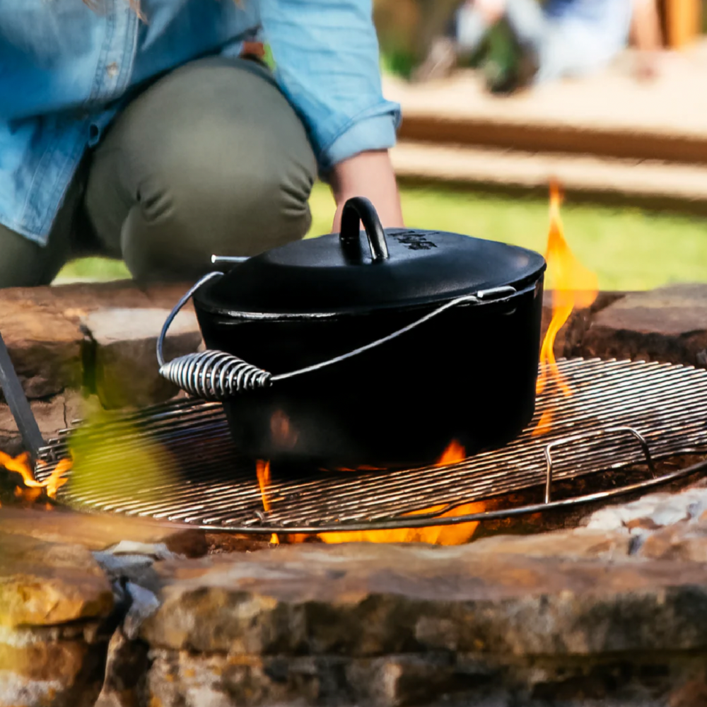 Lodge Cast Iron Dutch Oven With Bail Handle