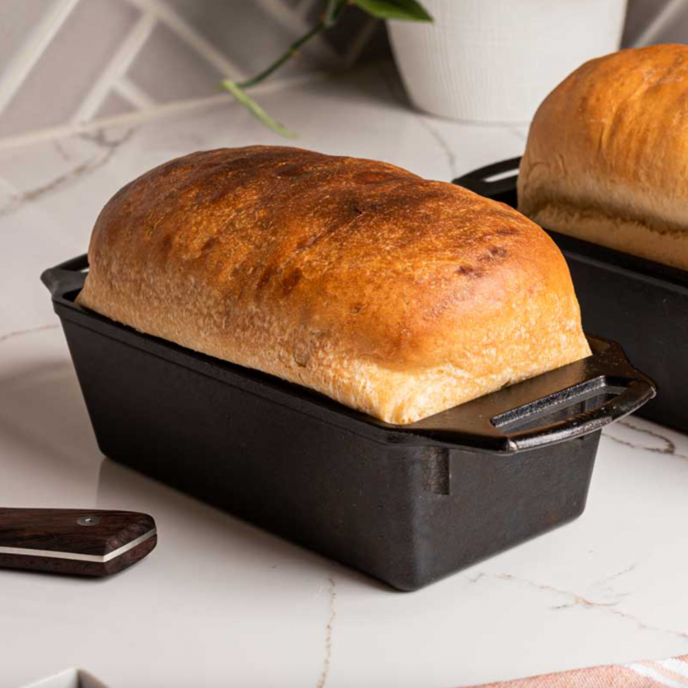 Lodge Cast Iron 10 inch Seasoned Cast Iron Standard Loaf Pan