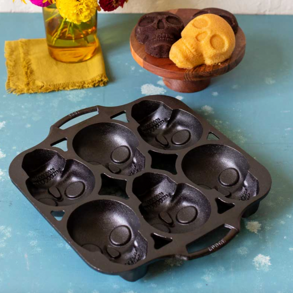 Lodge Cast Iron Mini Skull Cake Pan
