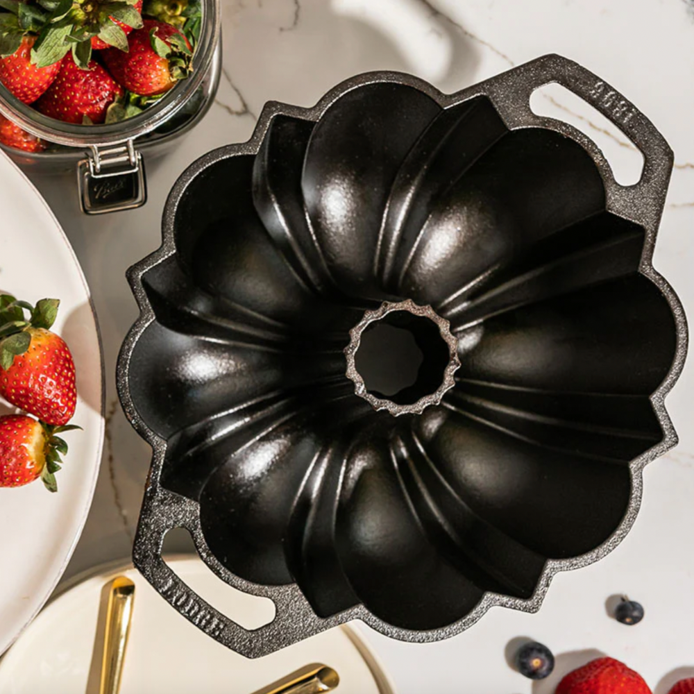 Lodge Cast Iron Seasoned Cast Iron Fluted Cake Pan