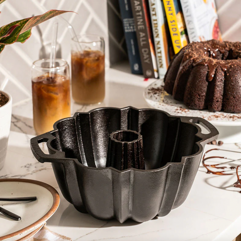 Lodge Cast Iron Seasoned Cast Iron Fluted Cake Pan